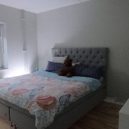 Homestay - Private Room In An Apartment Гьотеборг Екстериор снимка