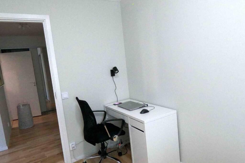 Homestay - Private Room In An Apartment Гьотеборг Екстериор снимка